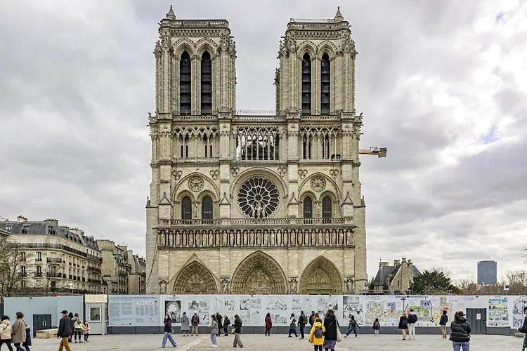 Lovely Studio Next To Notre-Dame Parigi